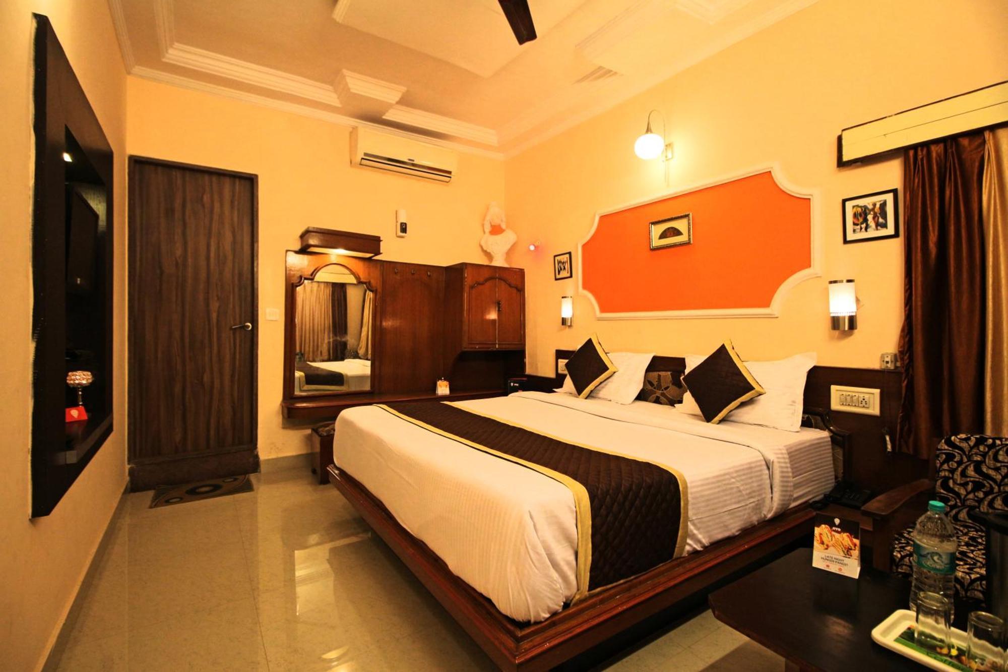 Eminence - Palm Residency Hotel Monte Abu Exterior foto