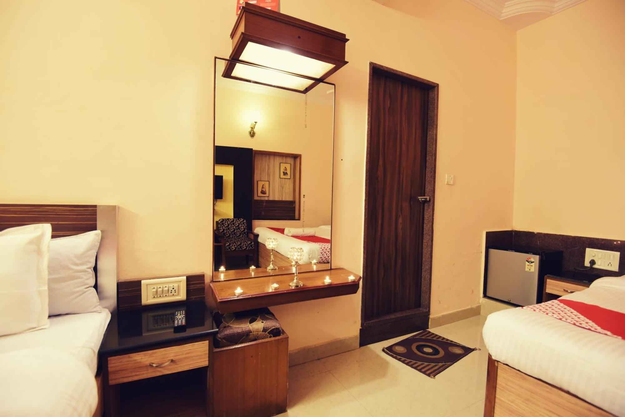 Eminence - Palm Residency Hotel Monte Abu Exterior foto